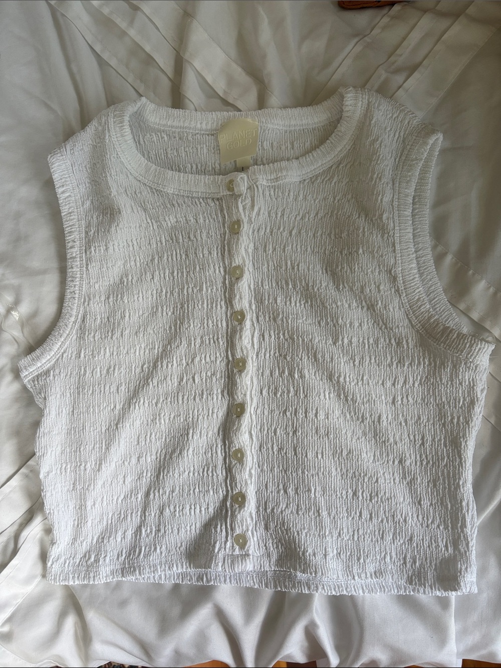 Planet Gold White Textured Sleeveless Button-Front Tank Top